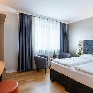 Plaza Rieker Hauptbahnhof Hotell
