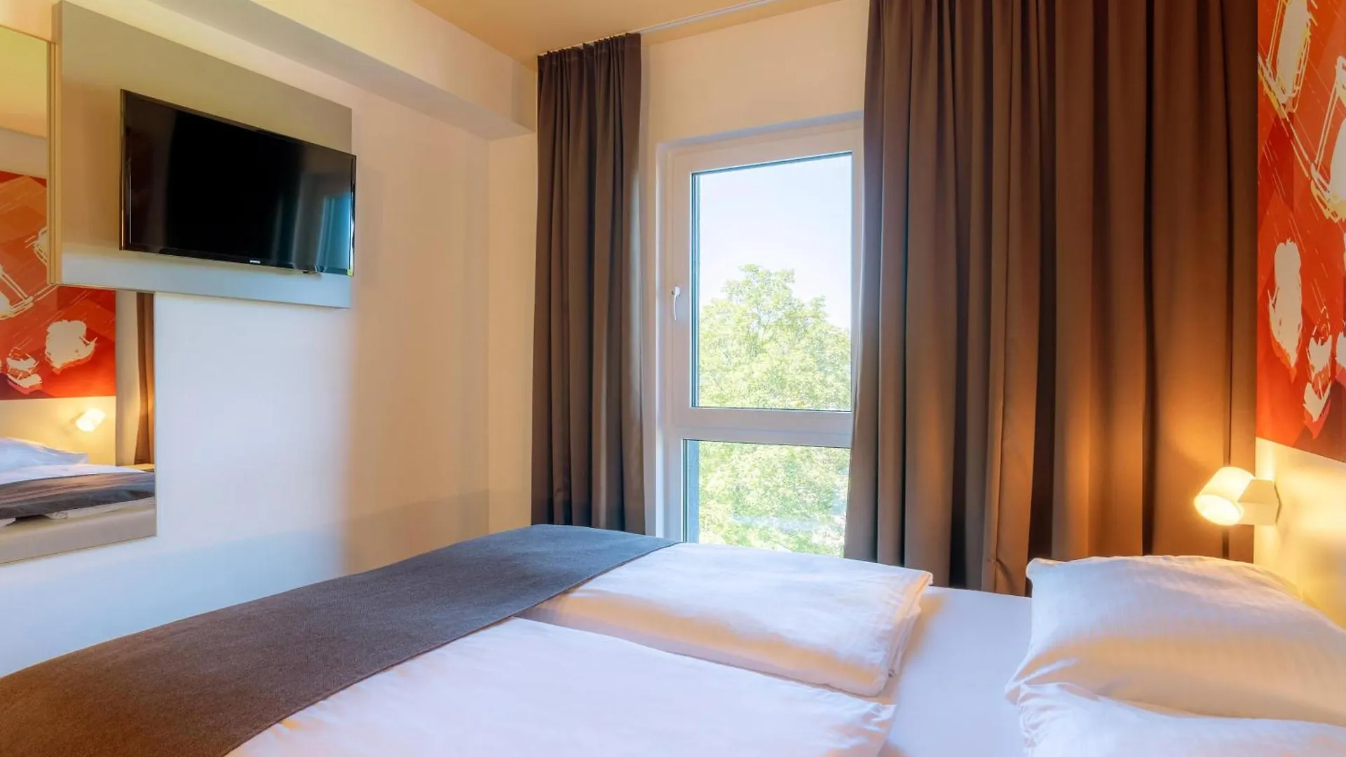 B&B Hotel Stuttgart-Bad Cannstatt  Stuttgart